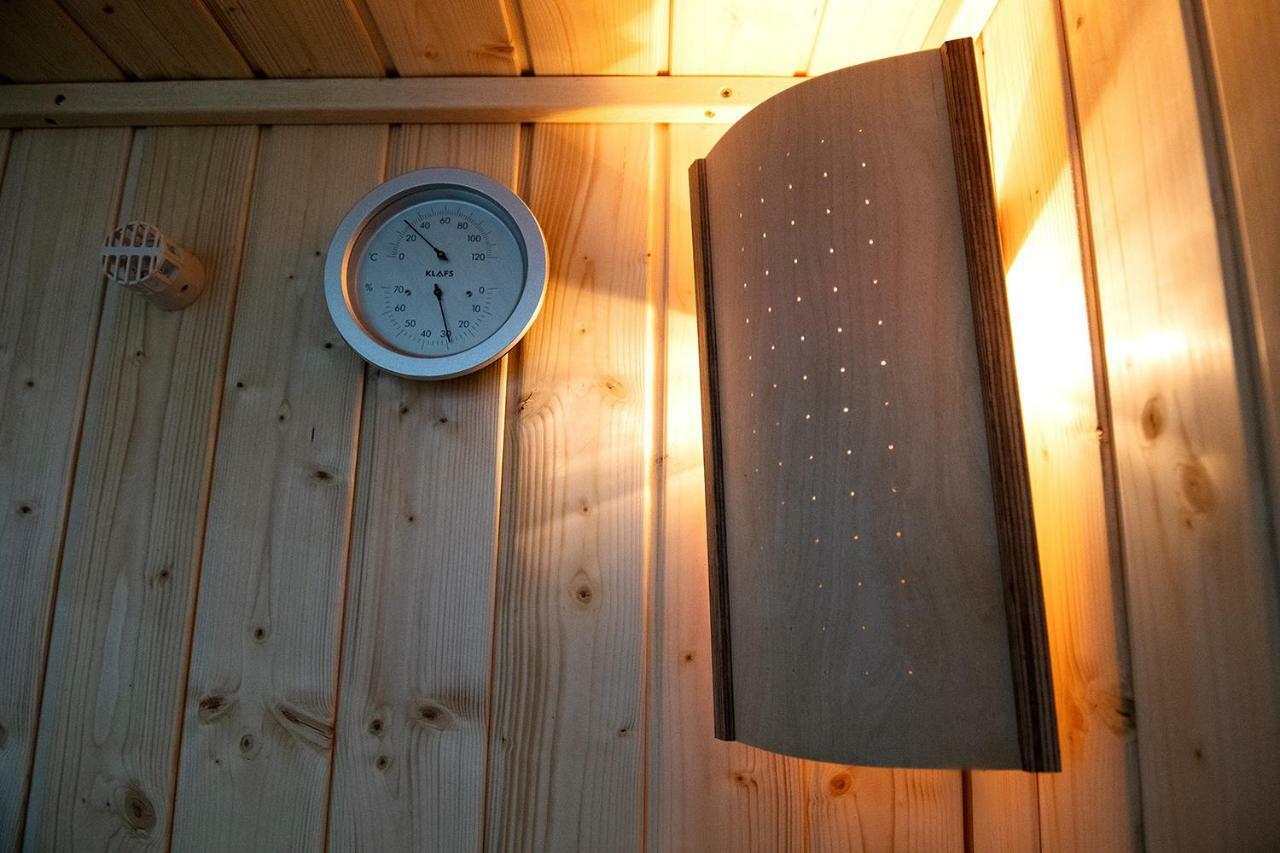Sauna Repinc: Modern Luxury With Ev Charging In Apartment *